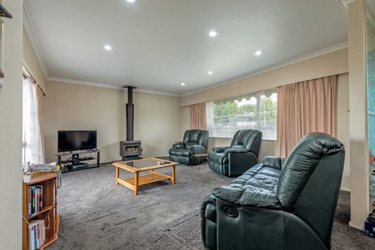 Photo of property in 10 Hollows Crescent, Takaro, Palmerston North, 4412