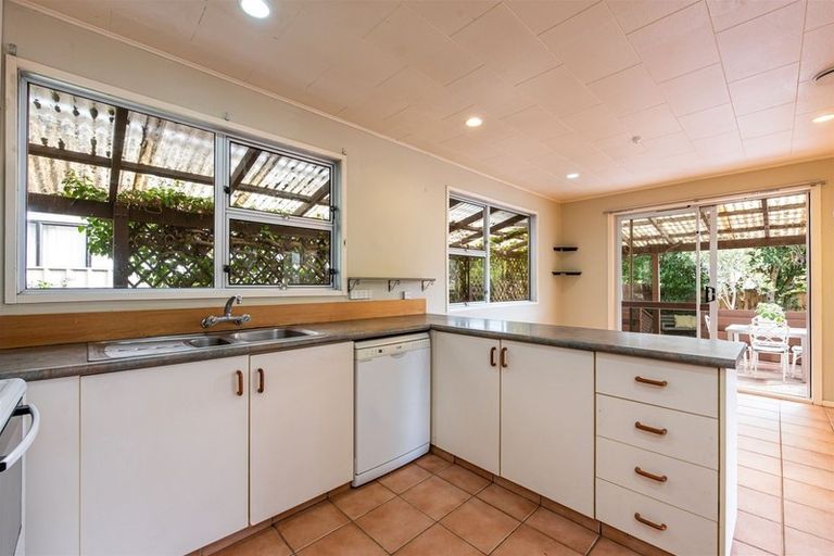 Photo of property in 12 Hollis Road, Paraparaumu Beach, Paraparaumu, 5032