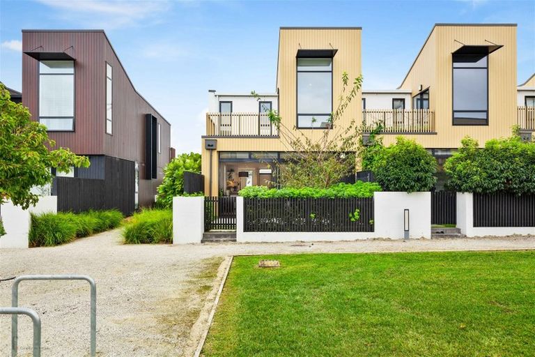 Photo of property in 6 Cochrane Road, Hobsonville, Auckland, 0616