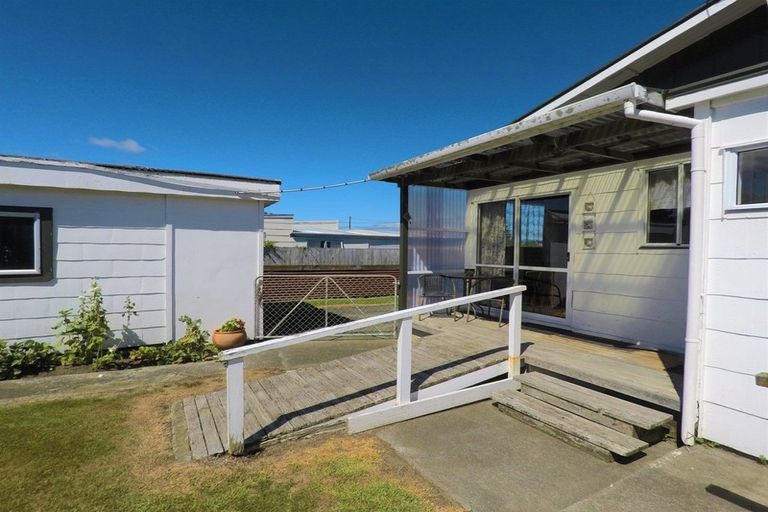 Photo of property in 13 Edinburgh Terrace, Foxton Beach, Foxton, 4815