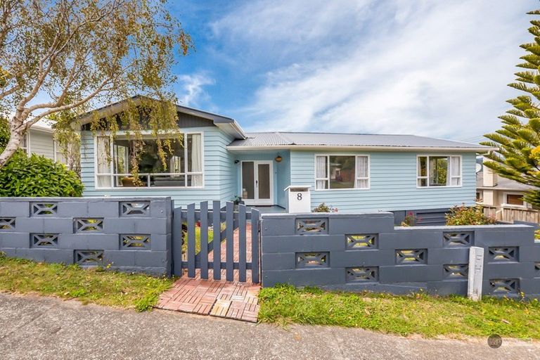 Photo of property in 8 Cedar Street, Maungaraki, Lower Hutt, 5010