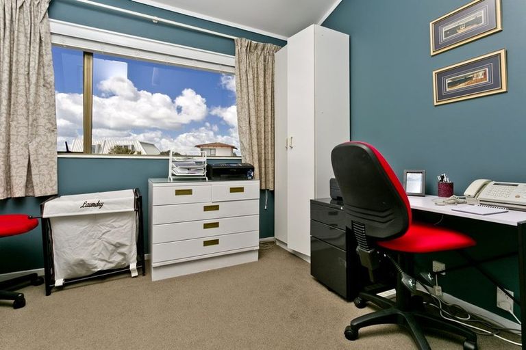 Photo of property in 1/2 Morice Place, Torbay, Auckland, 0630