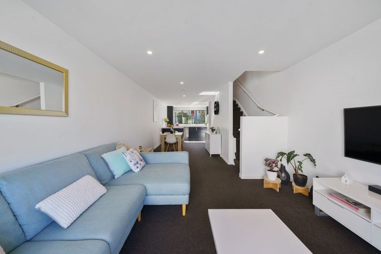 Photo of property in 4/24 Princess Terrace, Newtown, Wellington, 6021