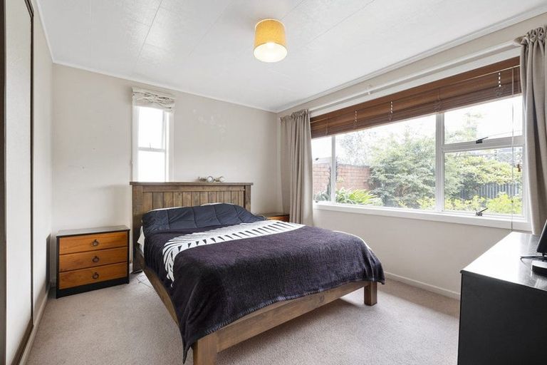 Photo of property in 30 Battersea Place, Roslyn, Palmerston North, 4414