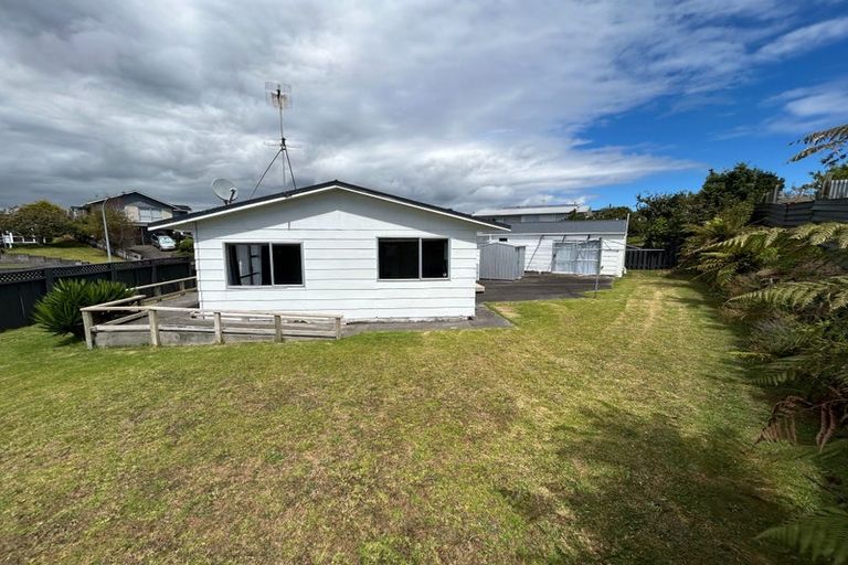 Photo of property in 19 Camellia Avenue, Bell Block, New Plymouth, 4312