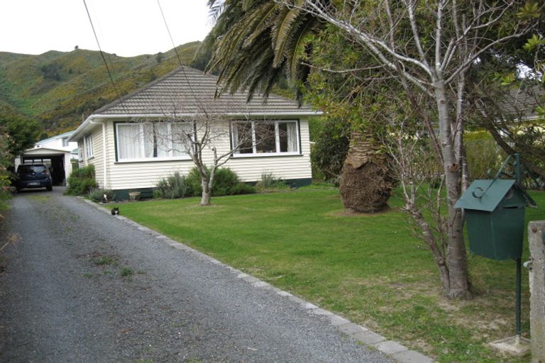 Photo of property in 20 Frederick Street, Wainuiomata, Lower Hutt, 5014
