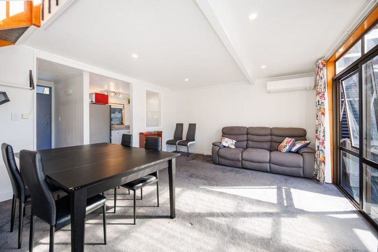 Photo of property in 2/341 College Street, West End, Palmerston North, 4410