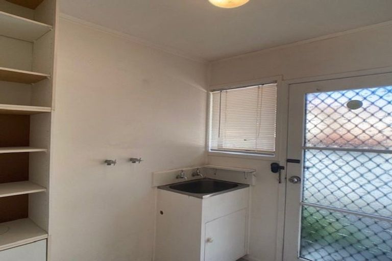 Photo of property in 7/33 Swanson Road, Henderson, Auckland, 0610