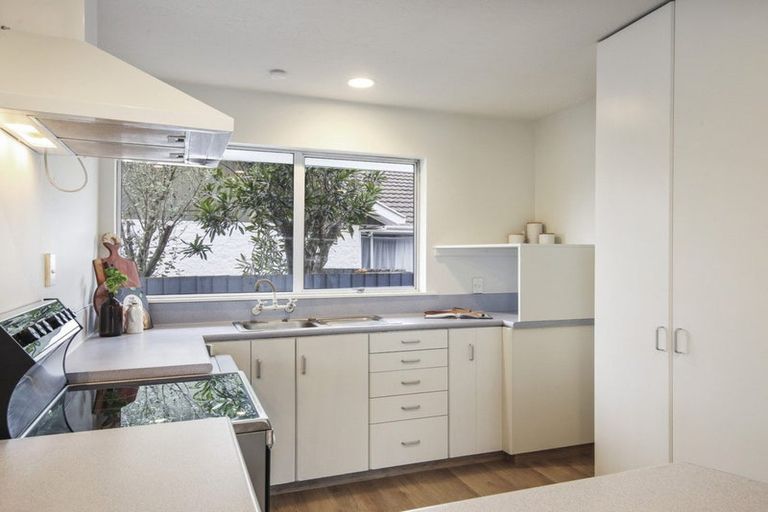 Photo of property in 25 Heathglen Avenue, Parklands, Christchurch, 8083