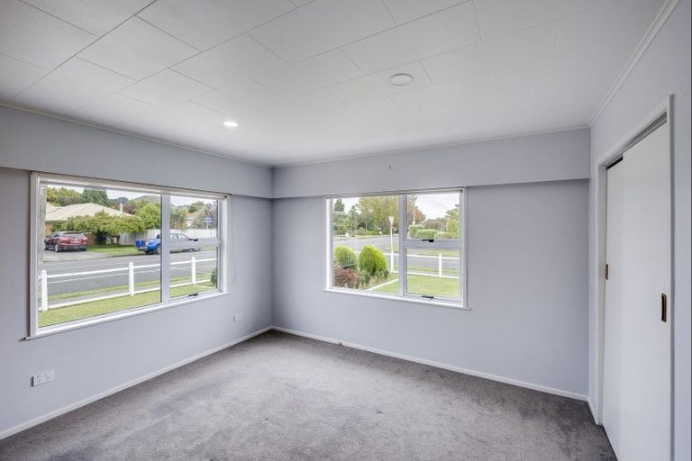 Photo of property in 4 Upham Crescent, Taradale, Napier, 4112