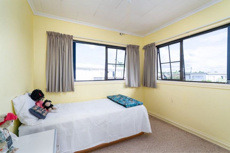 Photo of property in 19 Ingle Avenue, Waipahihi, Taupo, 3330