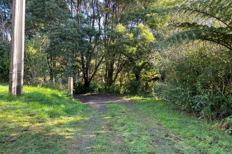 Photo of property in 36 Makahika Road, Levin, 5571