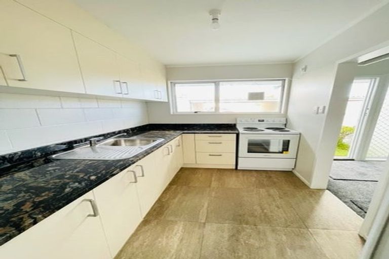 Photo of property in 5/45 Kenderdine Road, Papatoetoe, Auckland, 2025