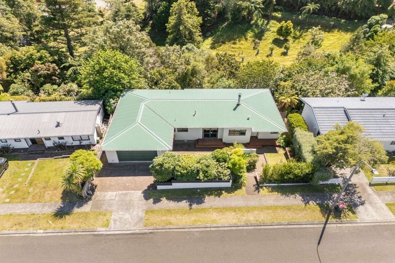 Photo of property in 6 Pararewa Drive, Whalers Gate, New Plymouth, 4310