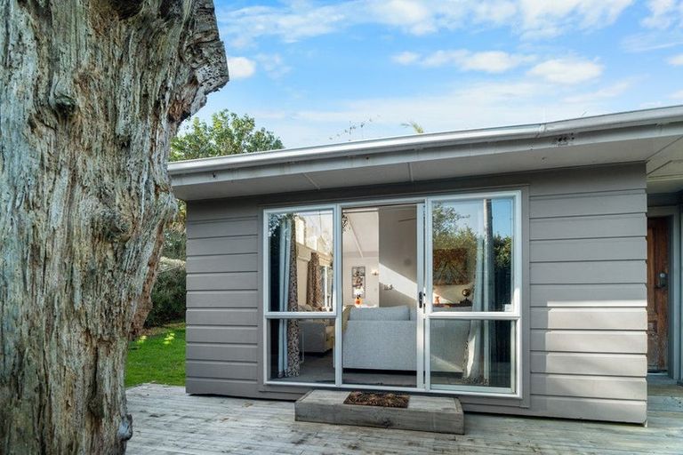 Photo of property in 32b Lyttelton Avenue, Forrest Hill, Auckland, 0620