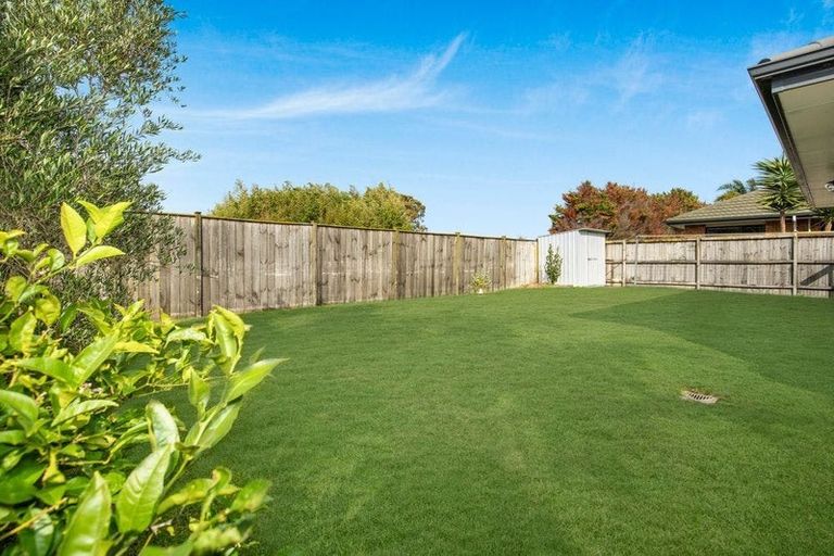 Photo of property in 30 Blackwood Drive, Wattle Downs, Auckland, 2103