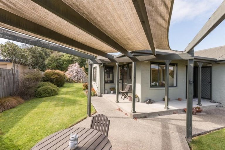 Photo of property in 32 Hoult Crescent, Monaco, Nelson, 7011