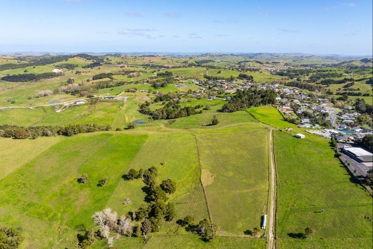 Photo of property in 122 Hurndall Street East, Maungaturoto, 0520