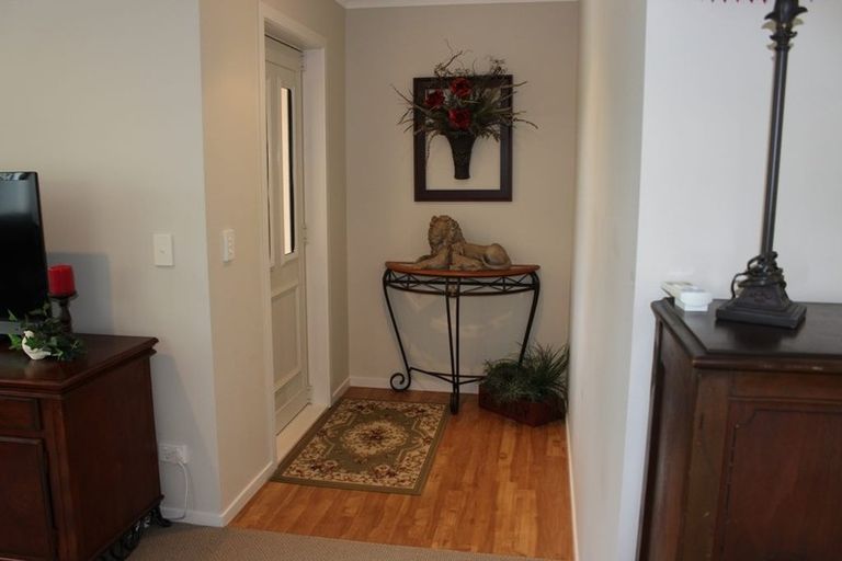 Photo of property in 23 Ainslee Street, Highlands Park, New Plymouth, 4312