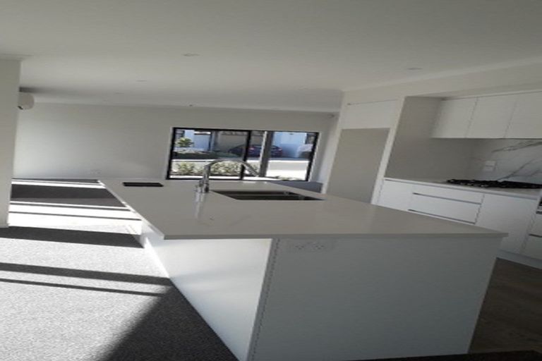 Photo of property in 2 Liquidambar Drive, Hobsonville, Auckland, 0616