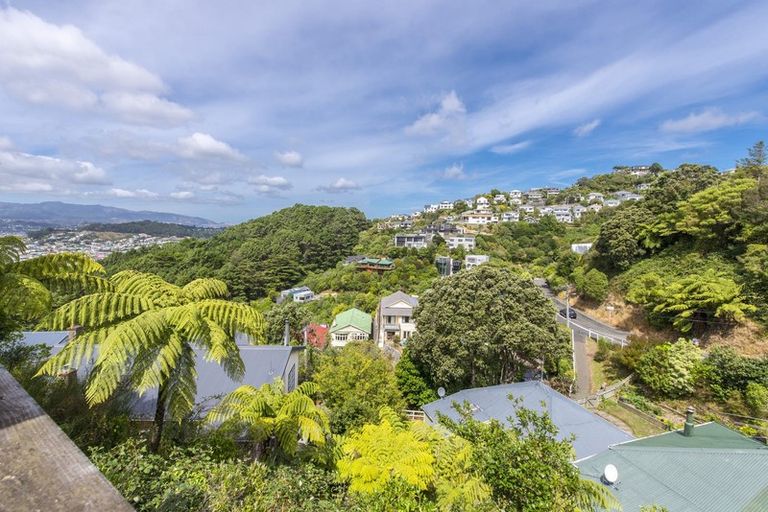 Photo of property in 20 Asquith Terrace, Brooklyn, Wellington, 6021