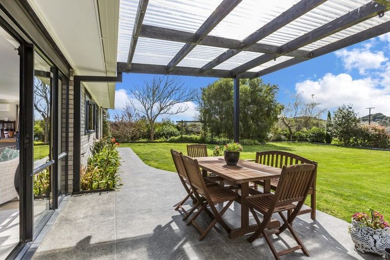 Photo of property in 1343 Kahikatea Flat Road, Kaukapakapa, 0871
