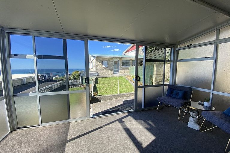 Photo of property in 27c Port View Crescent, Moturoa, New Plymouth, 4310