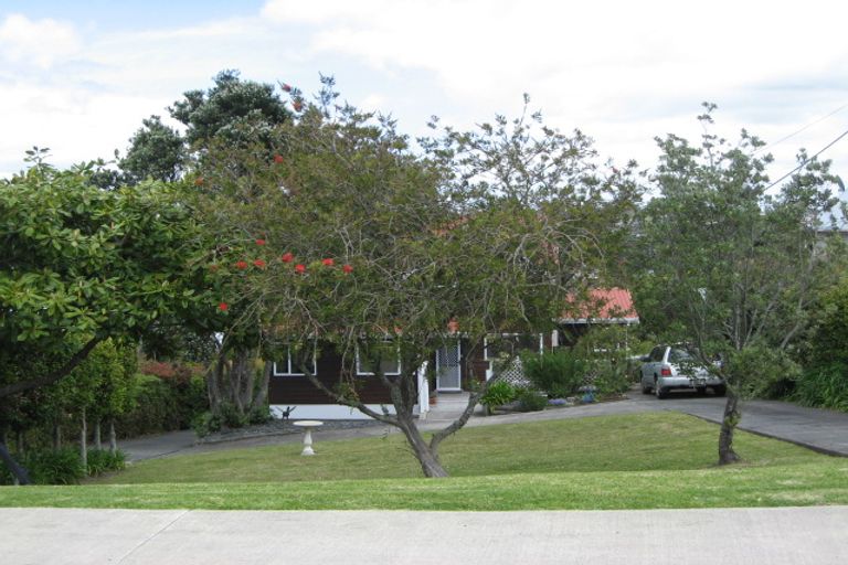 Photo of property in 20 Tindalls Bay Road, Tindalls Beach, Whangaparaoa, 0930