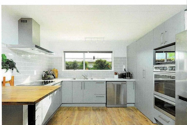 Photo of property in 6 Windlesham Place, Wakefield, 7025