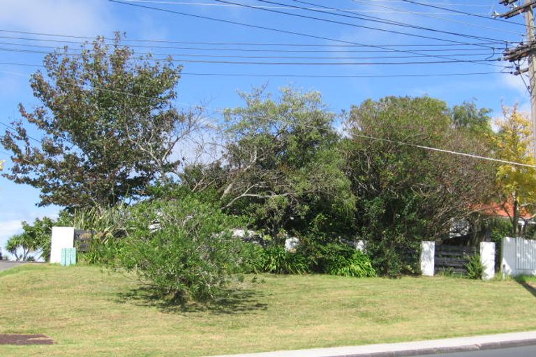 Photo of property in 1a Ridge Road, Waiake, Auckland, 0630