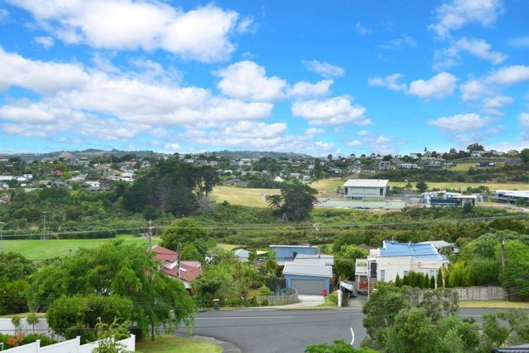 Photo of property in 35 Totara Road, Stanmore Bay, Whangaparaoa, 0932