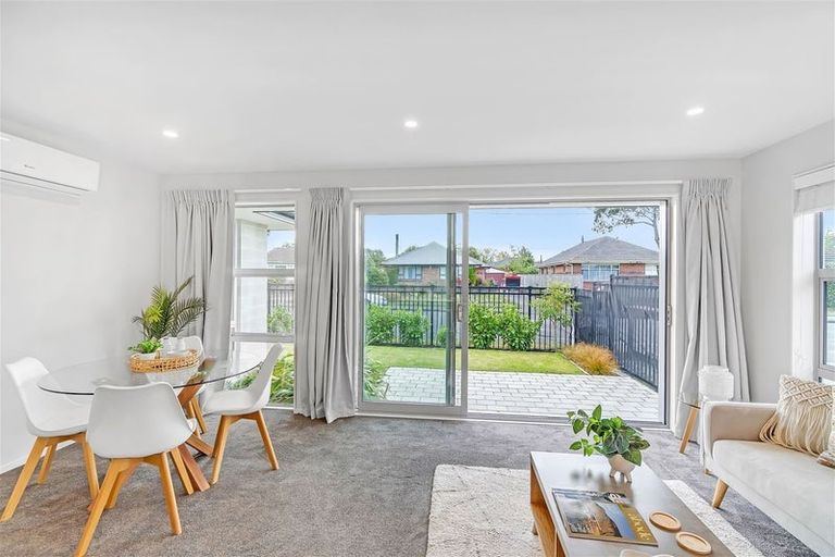 Photo of property in 9/3 Nyoli Street, Northcote, Christchurch, 8052