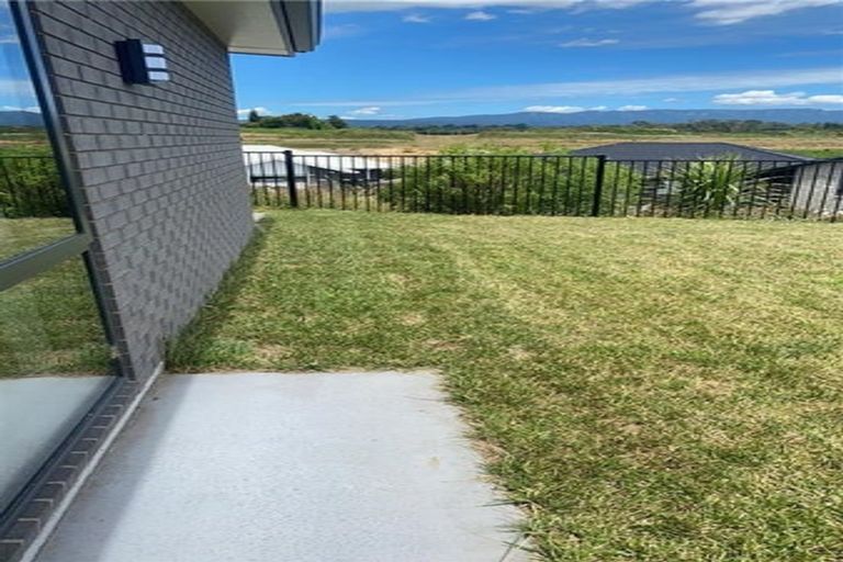 Photo of property in 41 Pioneer Crescent, Omokoroa, 3114