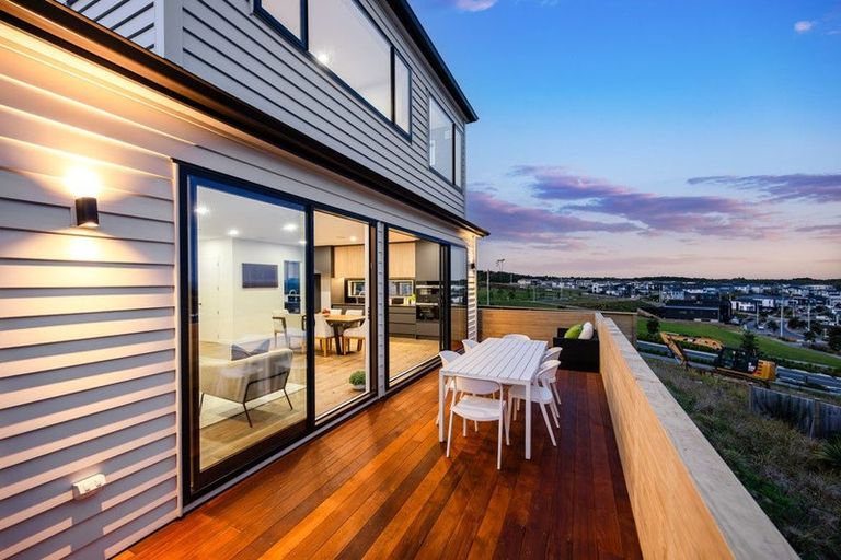 Photo of property in 7 Pakirikiri Street, Long Bay, Auckland, 0630