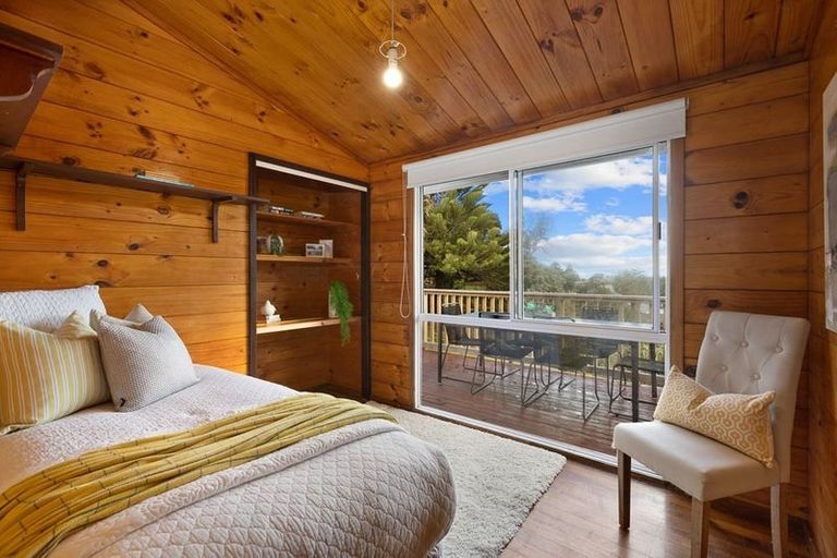 Photo of property in 2 Dunraven Place, Torbay, Auckland, 0630