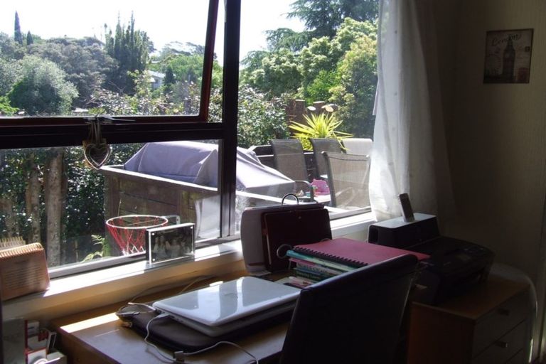 Photo of property in 38 Beaudine Avenue, Glenfield, Auckland, 0629