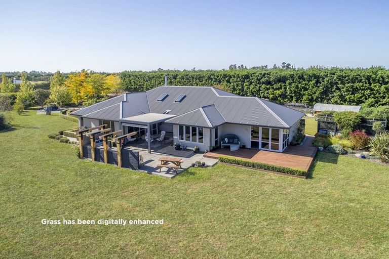 Photo of property in 6 Mulholland Drive, Darfield, 7571