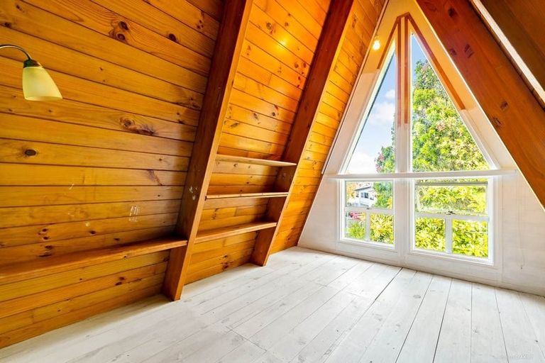 Photo of property in 1 Realm Place, Massey, Auckland, 0614