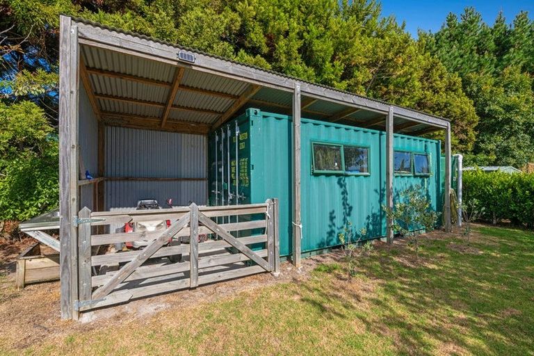 Photo of property in 7 Omana Avenue, Shelly Beach, Helensville, 0874