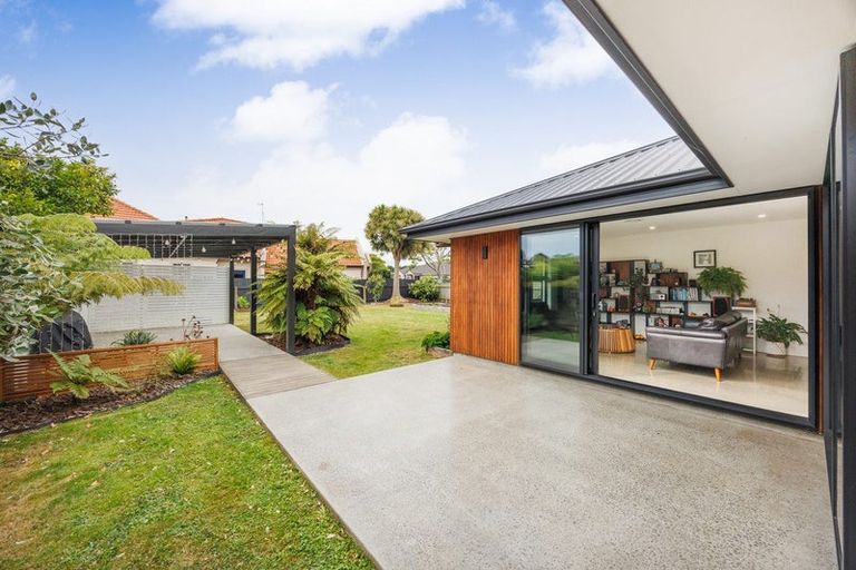 Photo of property in 91 Fitzroy Street, Terrace End, Palmerston North, 4410