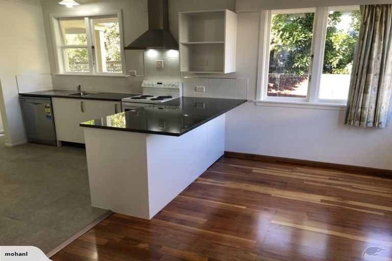 Photo of property in 2/54 Kings Crescent, Hutt Central, Lower Hutt, 5010