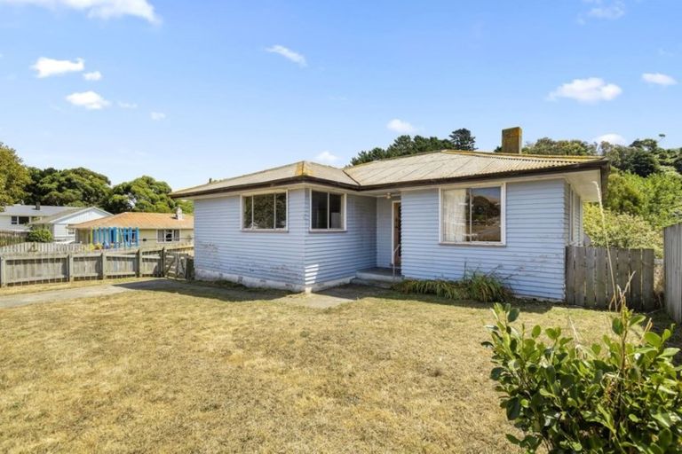 Photo of property in 45 Waihemo Street, Waitangirua, Porirua, 5024
