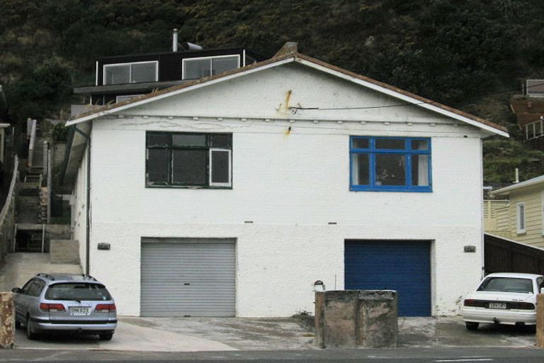 Photo of property in 236 The Esplanade, Island Bay, Wellington, 6023