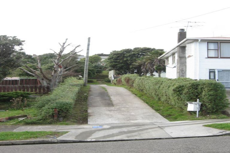 Photo of property in 3 Berkshire Grove, Cannons Creek, Porirua, 5024