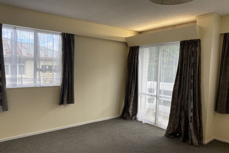 Photo of property in 5 Hawker Street, Mount Victoria, Wellington, 6011