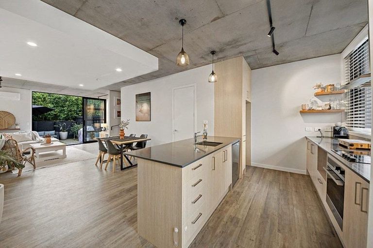 Photo of property in 11/4161 Great North Road, Glen Eden, Auckland, 0602