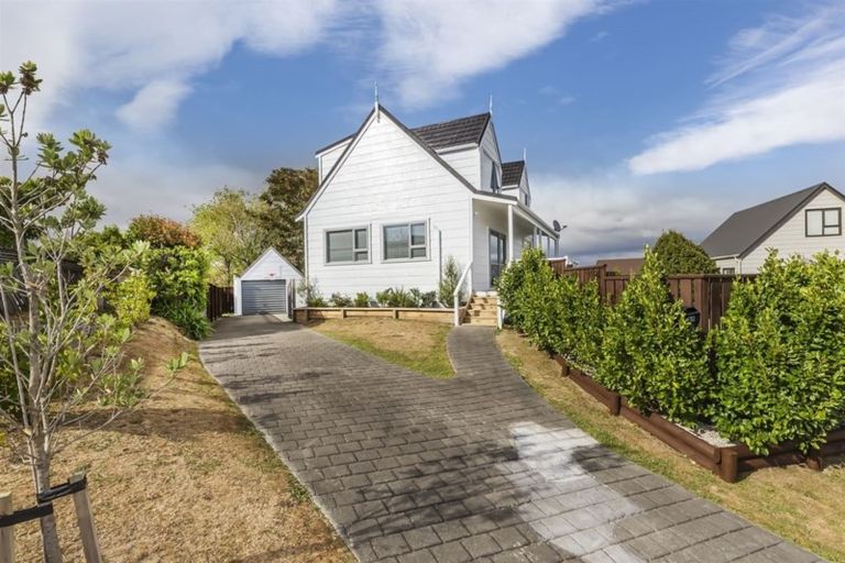 Photo of property in 88 Mercury Way, Whitby, Porirua, 5024