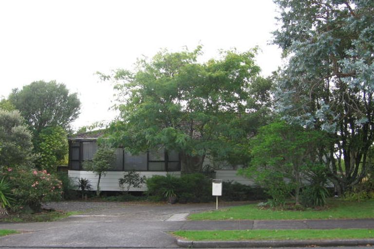 Photo of property in 4 George Herring Place, Glen Eden, Auckland, 0602