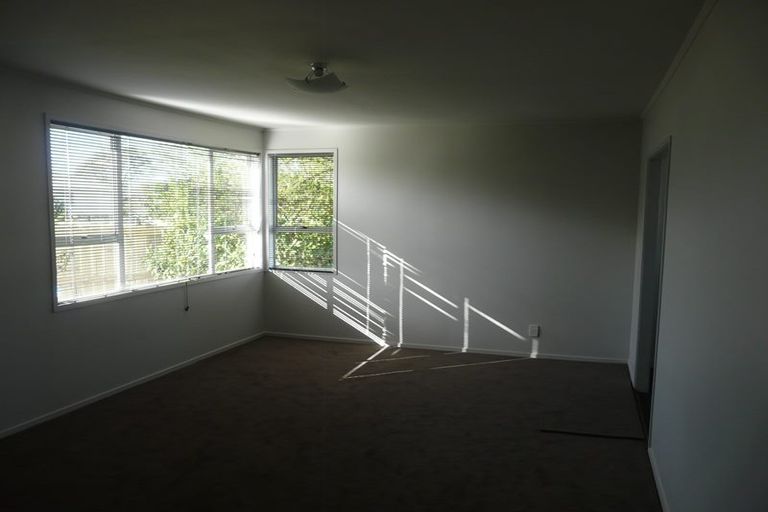 Photo of property in 15 Hobman Place, Manurewa, Auckland, 2102