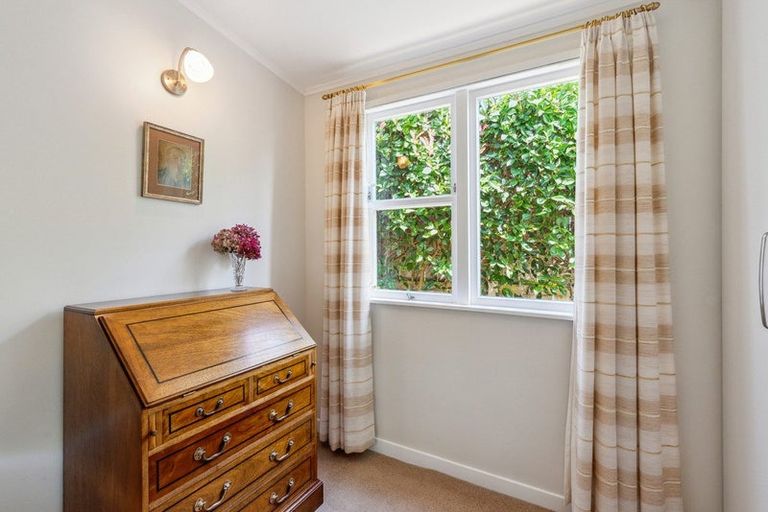 Photo of property in 6 Kaikomako Road, Waikanae, 5036